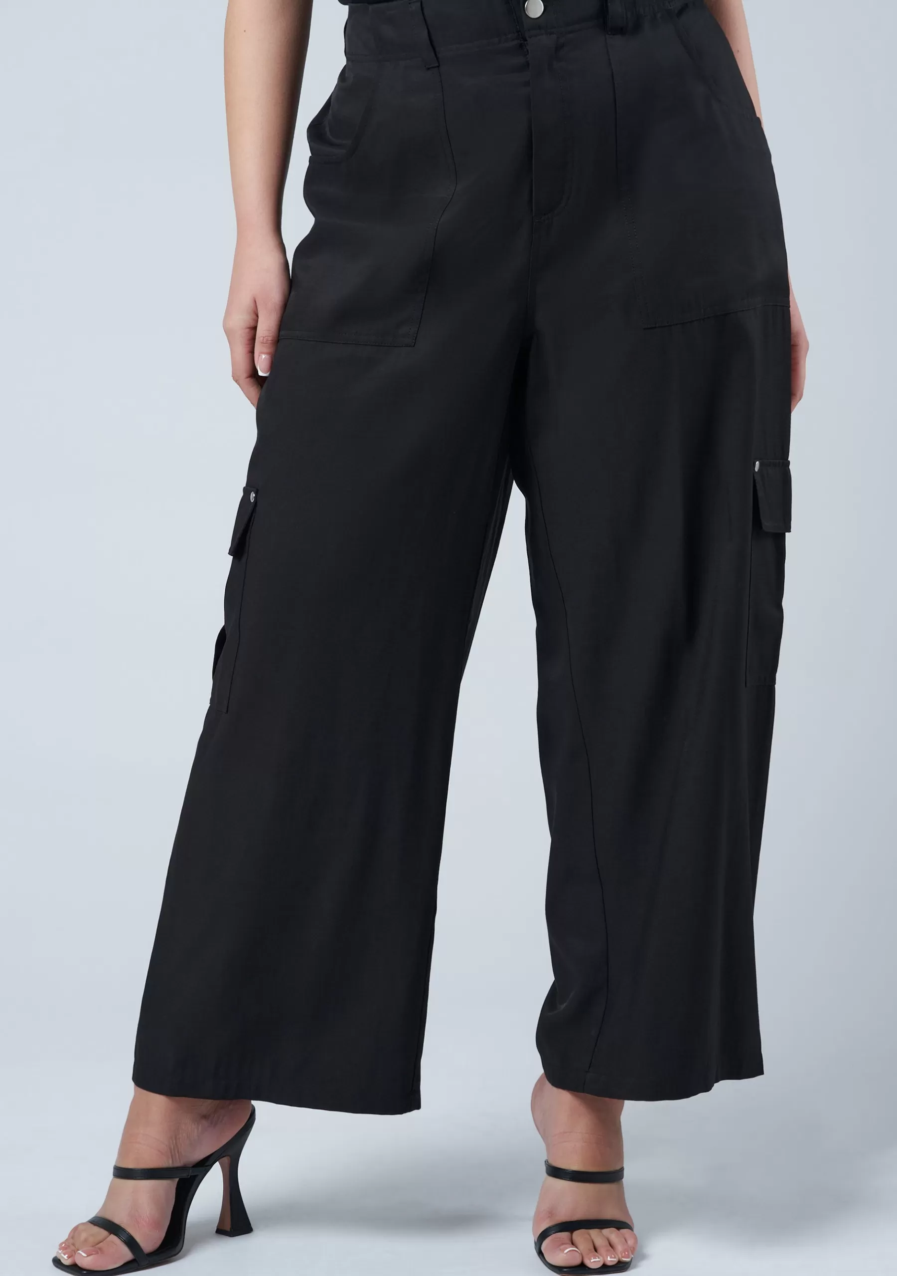 Curve Project Pants>Hanna Relaxed Cargo Pants